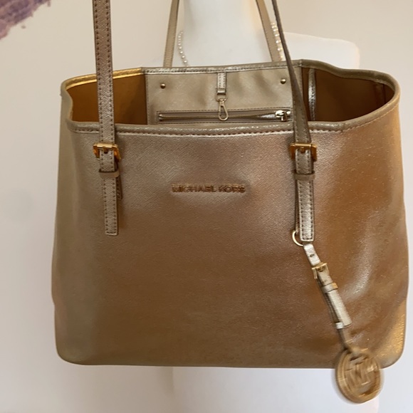 Michael Kors Gold Jet Set Tote Bag - Picture 2 of 5